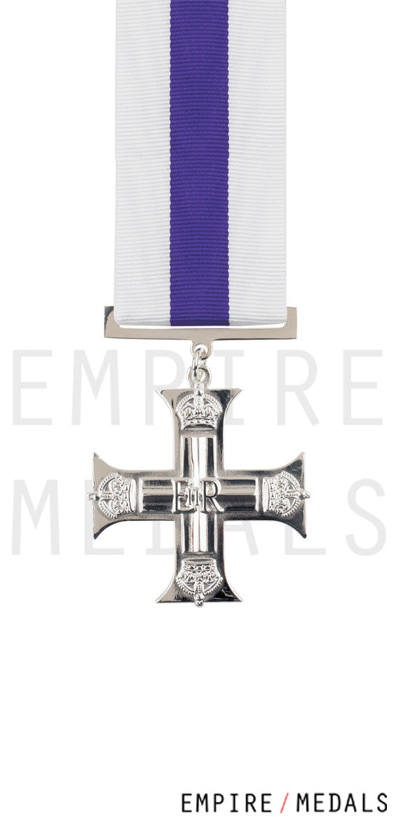 Military-Cross-EIIR-Miniature