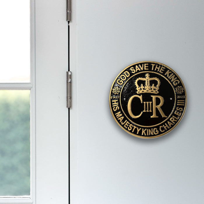 King Charles III Cypher Wall Plaque – Cast Iron, 24cm (Indoor/Outdoor)