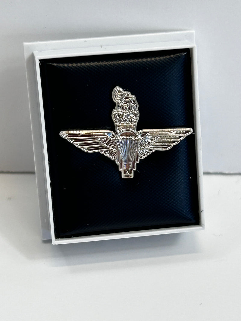 Parachute Regiment Lapel Pin (Plain Silver Colour)