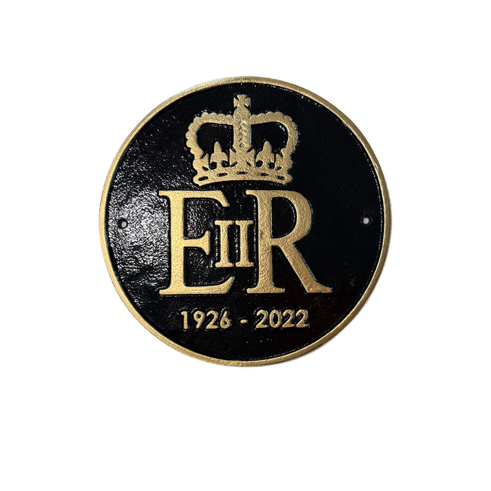 Queen Elizabeth II 1926–2022 Wall Plaque – Cast Iron, 24cm (Indoor/Outdoor)