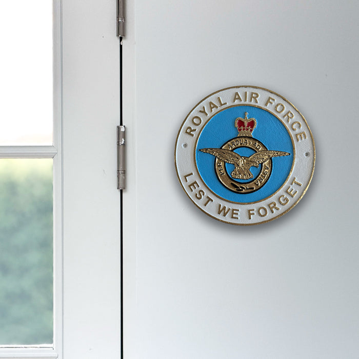 RAF “Lest We Forget” Wall Plaque (Cast Iron) – Indoor/Outdoor