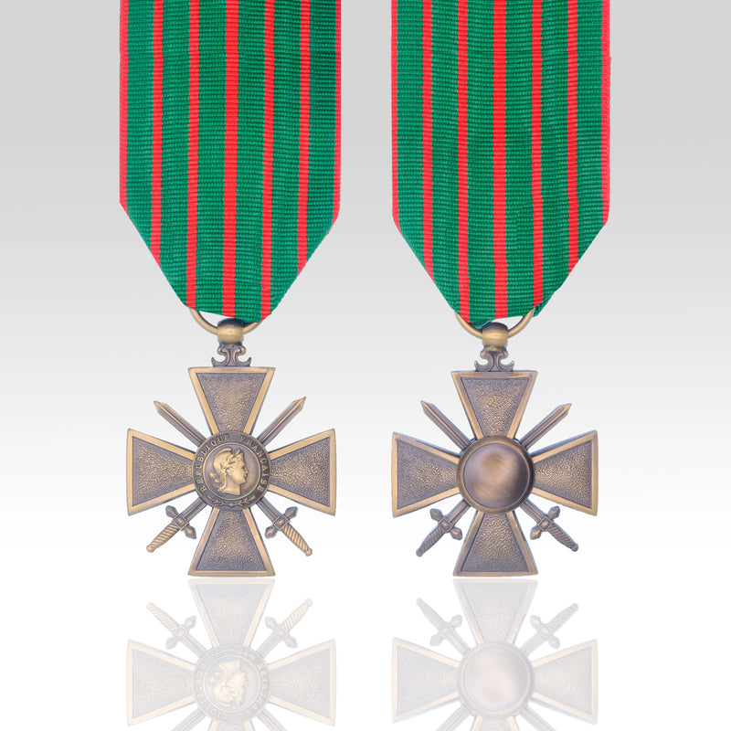 French Croix de Guerre 1914–1918 miniature medal with ribbon
