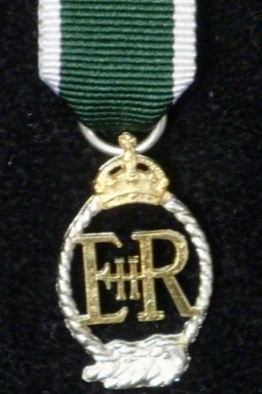 Royal Naval Reserve Decoration EIIR - Miniature